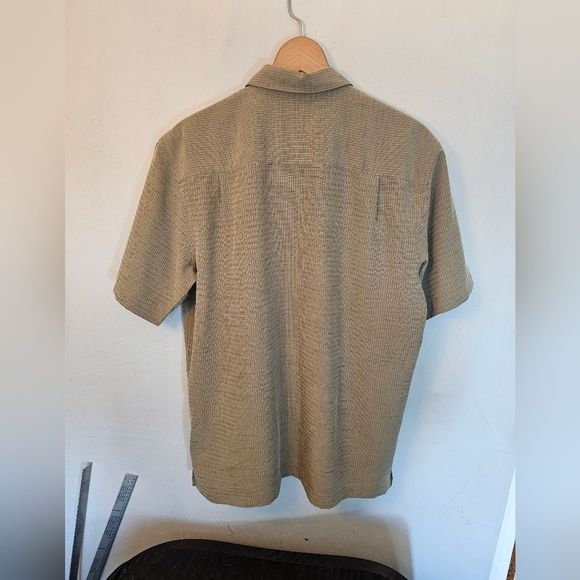 Quicksilver Waterman Collection Short Sleeve Button Shirt Size Medium Green EUC - Picture 7 of 7